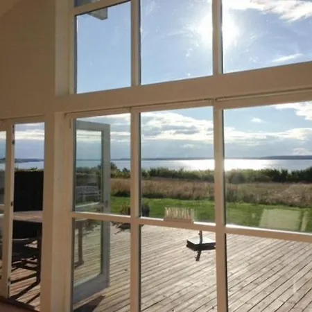 Live By Isefjorden In A With A View Semesterbostad Skibby